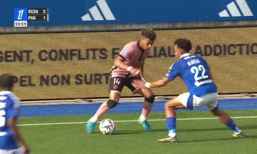 Ο Ντουέ βρέθηκε αντίπαλος με τον μεγαλύτερο αδερφό του και του έκανε… ποδιά! (video)