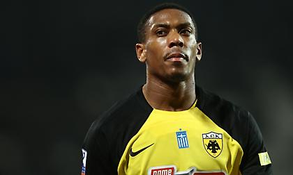 Μειώθηκε η ποινή του Μαρσιάλ - Παίζει στο ΠΑΟΚ-ΑΕΚ