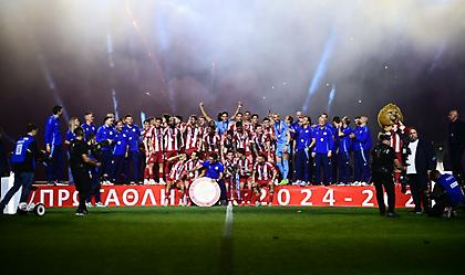 Τσανάκας: «Από το Conference μέχρι σήμερα, ο Ολυμπιακός συνεχίζει να πανηγυρίζει»