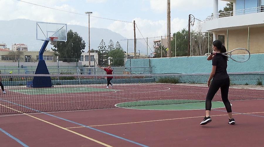 «Όπου υπάρχει Ελλάδα»| Χίος: Τα παιδιά προπονούνται μετ' εμποδίων - Οι προπονητές ζητούν λύση