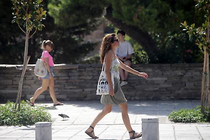 Καιρός: Θερμοκρασίες έως 30 βαθμούς στην Αττική-Κατά τόπους βροχές