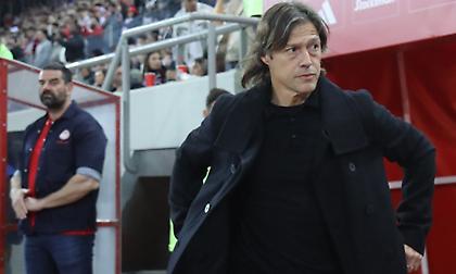 Τσακίρης: Να κερδίσει χρόνο για τις αλλαγές η ΑΕΚ - Αν έμενε στα συμβόλαια ο Αλμέιδα, δεν θα είχε παραιτηθεί μετά το 6-0