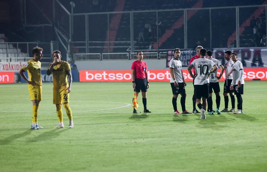 Ο διαιτητής που «τελειώνει», ο Ουζουνίδης που την... είπε στον Τζήλο και ο Μπέος που δεν έβγαλε άχνα!