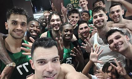 Η πανηγυρική selfie των παικτών του Παναθηναϊκού από τα αποδυτήρια του ΟΑΚΑ μετά την πρόκριση στο Final Four!