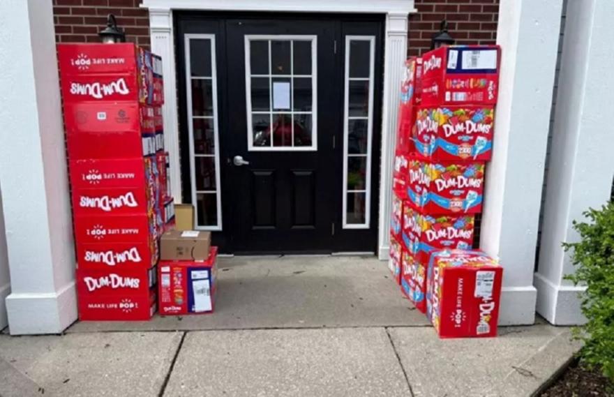 Απίστευτο περιστατικό στο Κεντάκι: 8χρονος παρήγγειλε από το κινητό της μαμάς του... 70.000 γλειφιτζούρια