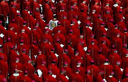 Ποιος θα είναι ο επόμενος πάπας; Οι καρδινάλιοι ξεκινούν τη διαδικασία εκλογής στο μεγαλύτερο κονκλάβιο της ιστορίας