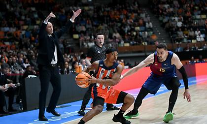 Γκέλα με την ουραγό Λέιμα Κορούνια για την «άδεια» Μπαρτσελόνα