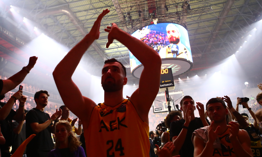 ΑΕΚ-Μάλαγα: Καταχειροκροτήθηκε από τον κόσμο της παρά την ήττα η ΑΕΚ