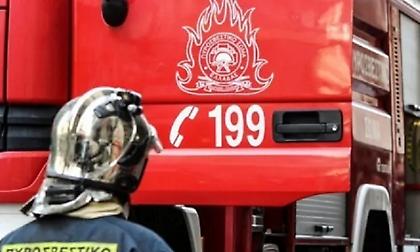 Κατασβέστηκε φωτιά σε εγκαταλελειμμένο κτήριο στο κέντρο της Αθήνας