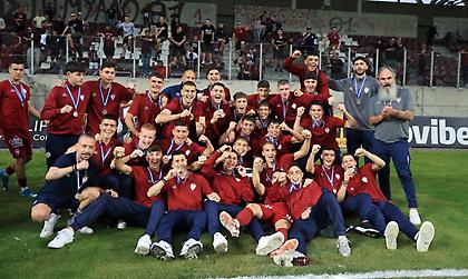 Τα πήρε όλα: Υπερπρωταθλήτρια στη Super League 2 η ΑΕΛ!