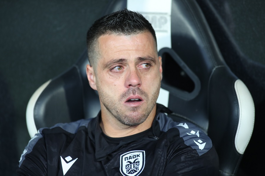 ΠΑΟΚ: Δάκρυζε ασταμάτητα ο Βιεϊρίνια στον πάγκο