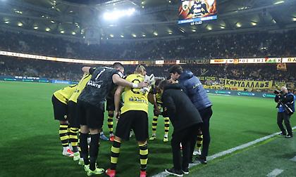 Αποχαιρέτησε τους παίκτες στα αποδυτήρια της Τούμπας ο Αλμέιδα - Η ατάκα του Βίντα