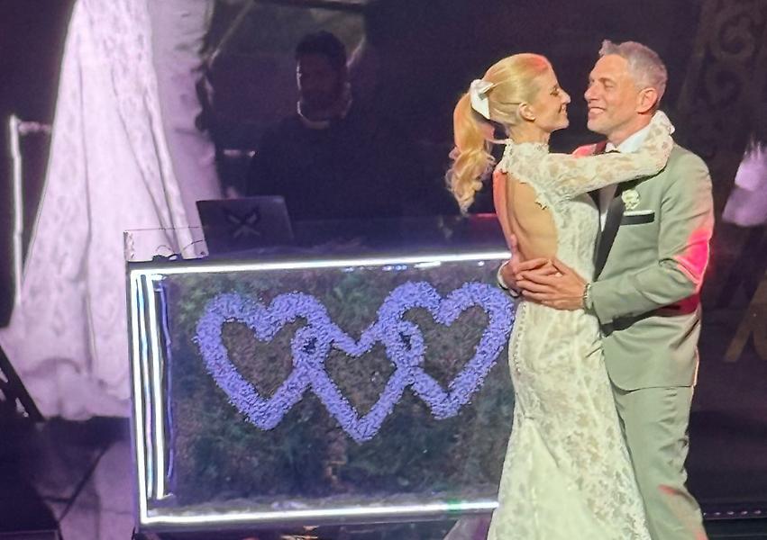 Αραβανή-Λάζαρης: Οι πρώτες φωτογραφίες του γάμου τους - Το ζεϊμπέκικο της νύφης, η μπομπονιέρα και το ρομαντικό νυφικό