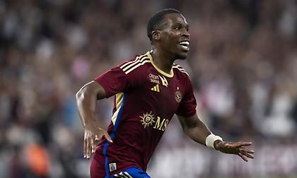 Ντύνει στα κιτρινόμαυρα τον Κουτέσα η ΑΕΚ - Ήδη στην Αθήνα, περνάει την Τρίτη ιατρικά!