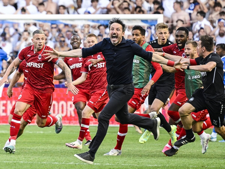 ΑΕΚ: Ο λάτρης του τρανζίσιον Φαν Μπόμελ και ο «χαμαιλέοντας» Μορένο