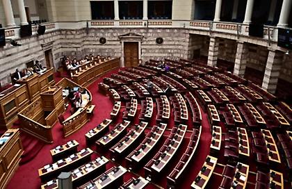 Βουλή: Ενημέρωση Παπασταύρου και ανησυχία βουλευτών για την δόμηση σε οικισμούς κάτω των 2.000 κατοίκων