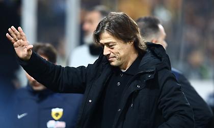 Μέλη της Original στο «Ελ. Βενιζέλος» αποχαιρέτησαν τον Αλμέιδα: Μεγάλη συγκίνηση, «μόνο ΑΕΚ» φώναξε ο Αργεντινός!