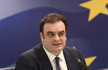 Έγγραφες εξηγήσεις για το drone show ζητά από την Επιτροπή Ολυμπίων και Κληροδοτημάτων ο Πιερρακάκης