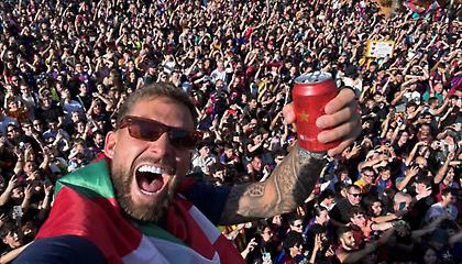 Ξέφρενοι πανηγυρισμοί στη Βαρκελώνη για την πρωταθλήτρια Μπαρτσελόνα