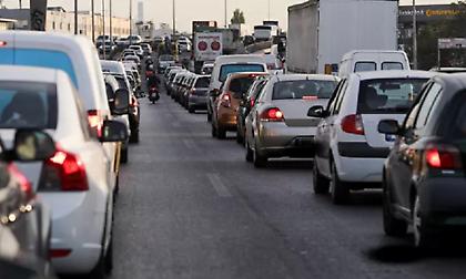 Μεγάλες καθυστερήσεις λόγω της βροχόπτωσης σε όλο το λεκανοπέδιο - Ποιοι δρόμοι αντιμετωπίζουν προβλήματα