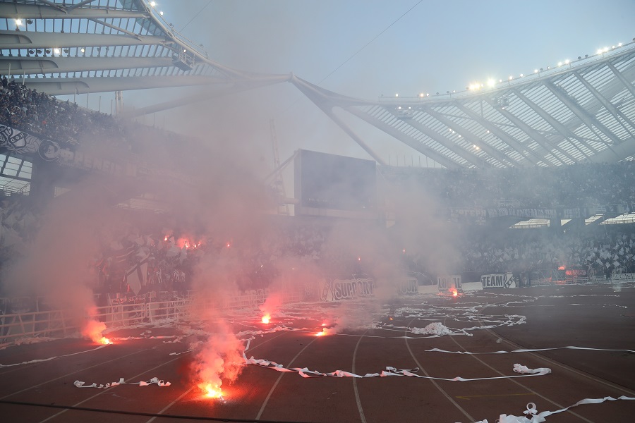 OFI-Olympiacos: Awesome atmosphere in OAKA by fans of the two teams