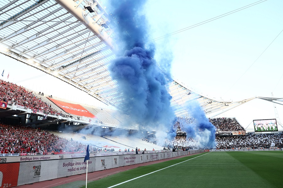 OFI-Olympiacos: Awesome atmosphere in OAKA by fans of the two teams