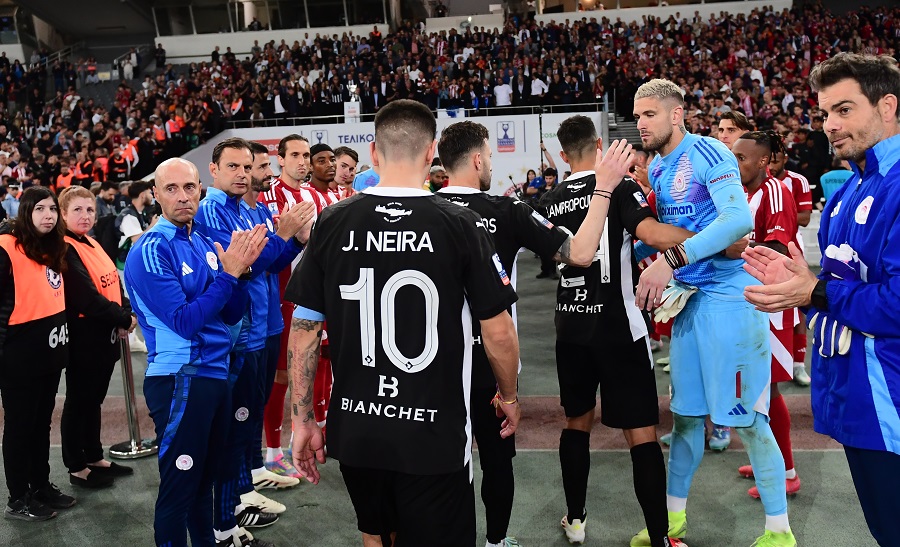 ΟΦΗ-Ολυμπιακός 0-2: Pasillo από τους νταμπλούχους στους Κρητικούς