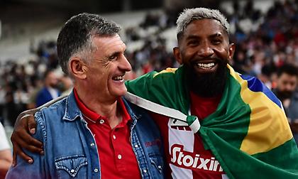 Ροντινέι: «Ολυμπιακάρα μου, σ’ αγαπάω - Μεντιλίμπαρ οε οε οε»