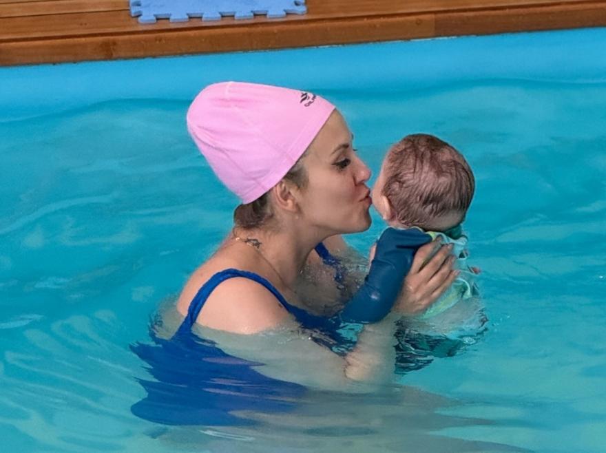 Φωτεινή Πετρογιάννη: Ενέδωσε στην απόλαυση του baby swimming με τον γιο της αλλά είχε ένα μικρό (κι ασήμαντο) πρόβλημα!