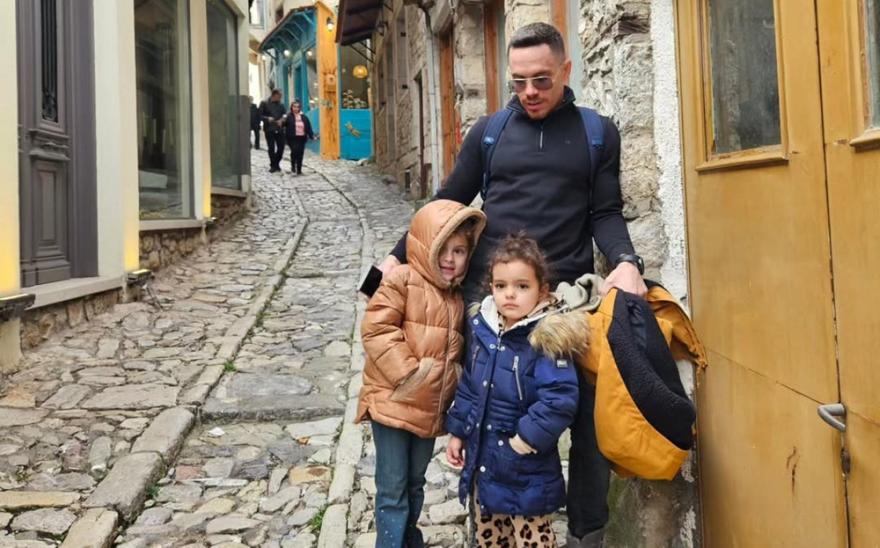 Λευτέρης Πετρούνιας: Ο τρόπος που η μικρή του κόρη περιγράφει τον Κολοκοτρώνη στη φωνητική αναζήτηση