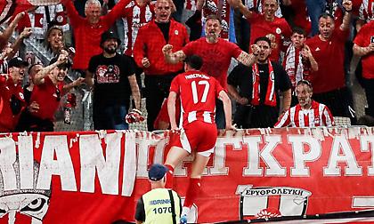 Η τρέλα του Γιάρεμτσουκ, ο κόσμος στο ΟΑΚΑ, η απονομή και το pasillo: Η παρακάμερα του Ολυμπιακού από τον τελικό