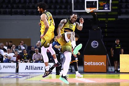 Τάκερ και ΑΕΚ πετούσαν... φωτιές και η «Ένωση» συνέτριψε τον Προμηθέα για την 3η θέση της Stoiximan GBL!