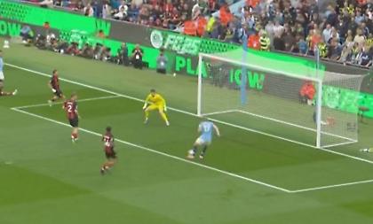 Στο τελευταίο του ματς στο Etihad, ο Ντε Μπρόινε έχασε την πιο απίθανη ευκαιρία της καριέρας του!