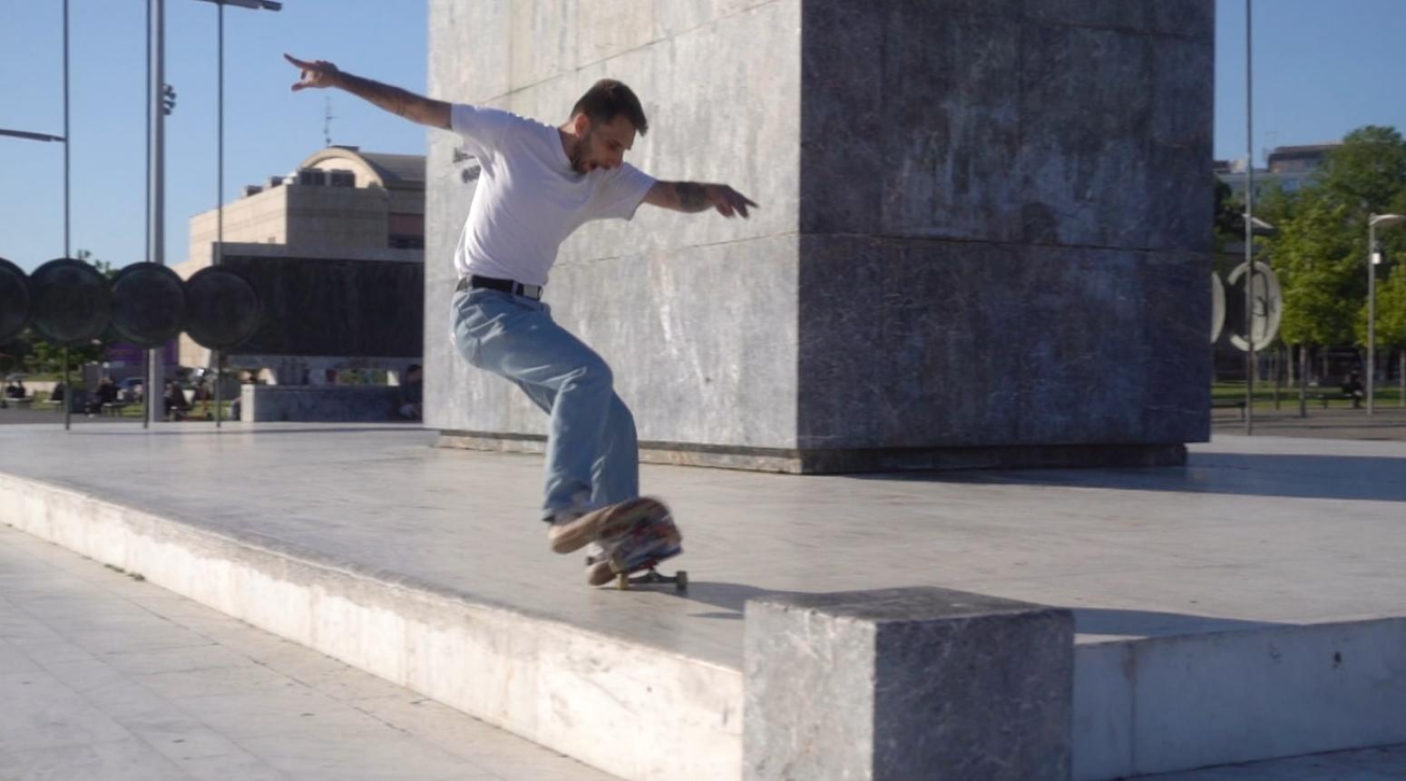 «Όπου Υπάρχει Ελλάδα» στη Θεσσαλονίκη: Η καθημερινότητα των σκεϊτάδων της πόλης