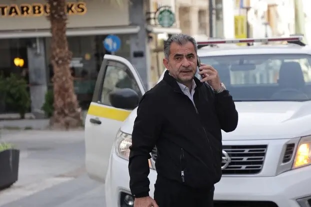 Σεισμός στην Κρήτη: Έπεσαν κομμάτια από κτήριο στην 25ης Αυγούστου, στο Ηράκλειο