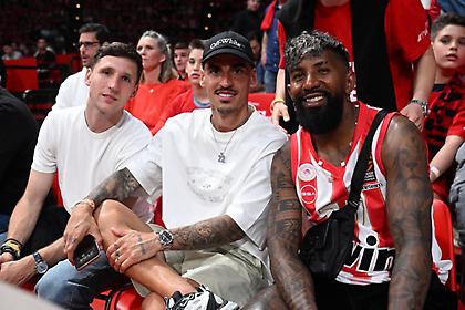 Στο Άμπου Ντάμπι ποδοσφαιριστές του Ολυμπιακού