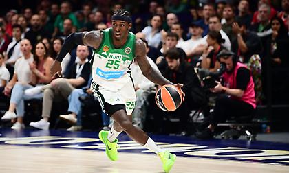 Αποβλήθηκε στα μισά της τελευταίας περιόδου με τραβηγμένο 5ο φάουλ ο Ναν - Και τεχνική ποινή στον πάγκο!