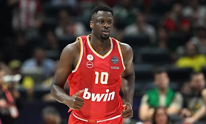 Κάρφωσε εντυπωσιακά μετά από υπέροχη ασίστ του Γκος ο Φαλ!