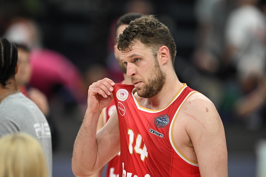 Olympiacos: Fournier broke out in tears, Spanoulis comforted him!