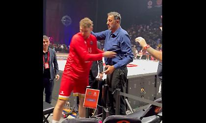 Τετ-α-τετ Βεζένκοφ με Ντίβατς και «MVP-MVP» από τους φίλους του Ολυμπιακού!