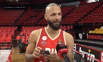 Και στο Άμπου Ντάμπι σκέφτεται τα... σουβλάκια ο Φουρνιέ