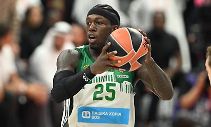 Ειρωνικά συνθήματα «MVP» για τον Ναν από τους οπαδούς του Ολυμπιακού μετά την αποβολή του με τη Φενέρ