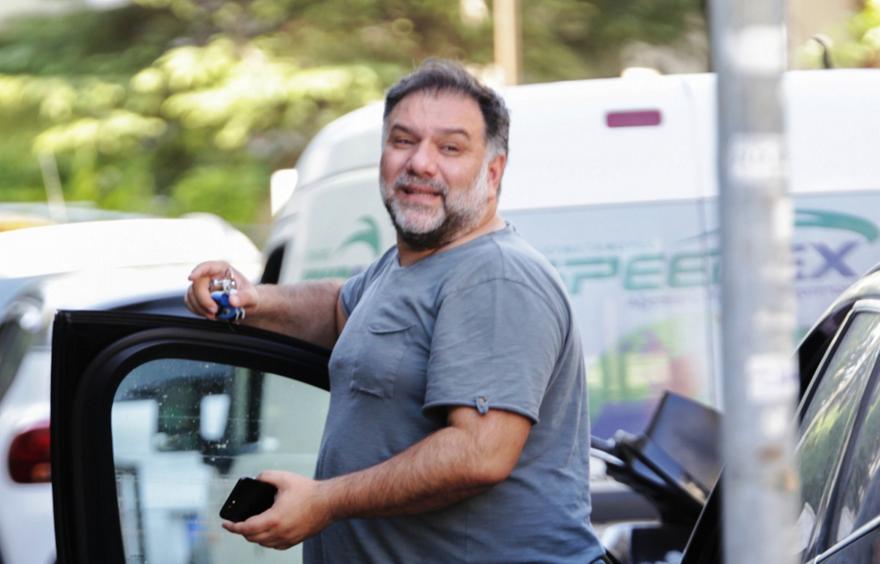 Γρηγόρης Αρναούτογλου: Το μέλλον που δεν θέλει, η ανησυχία του και το σχόλιο που μας έκανε να...λιώσουμε