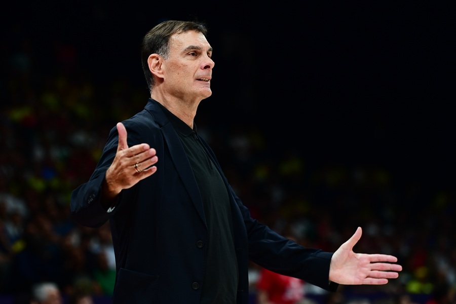 Ο Ολυμπιακός χρειάζεται αναδόμηση, ο Παναθηναϊκός μερεμέτια