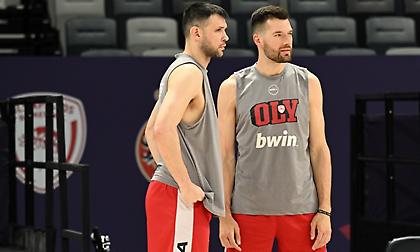 Παπανικολάου: «Όλοι έχουμε τα κεφάλια κάτω, δεν μπορούμε να αντικρίσουμε τον κόσμο, δεν μπορώ να τους κοιτάξω στα μάτια»