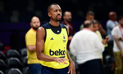 ΜακΚόλουμ στο sport-fm.gr: «Ό,τι έκανα το χρωστάω στην Ελλάδα - Χωρίς Βετούλα και Σφαιρόπουλο δεν θα ήμουν εδώ»