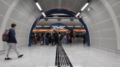 Πού κολλάει η 24ωρη λειτουργία του μετρό της Αθήνας τα Σάββατα