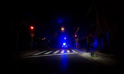 Σοκ στην Πάτρα: Άνδρας απειλούσε να πηδήσει από μπαλκόνι μαζί με το παιδί του