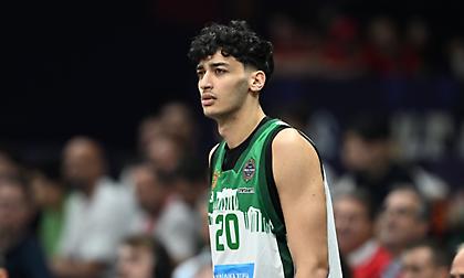 Απίστευτο: Ο Σαμοντούροφ αποβλήθηκε με 5 φάουλ σε 13 λεπτά συμμετοχής!