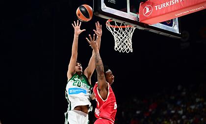 Απίθανο πρώτο ημίχρονο με ρεκόρ ασίστ για τον Ολυμπιακό - Εντυπωσιακός Σαμοντούροφ για τον Παναθηναϊκό και αποθέωση!